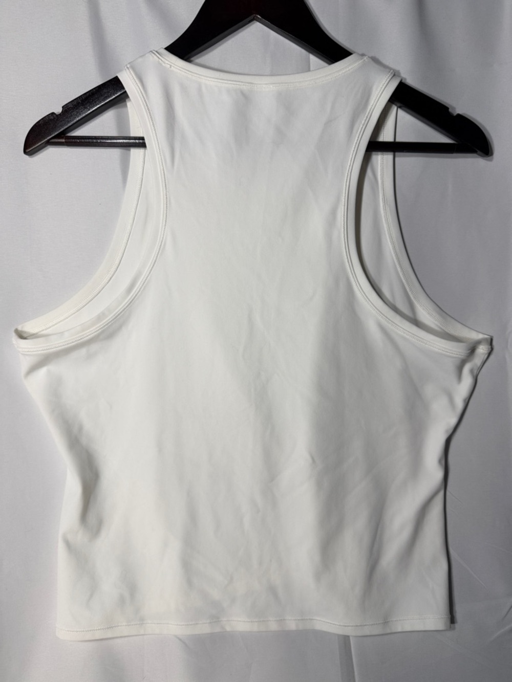 Vuori White Performance Tank Top Womens Super Soft Stretch Athletic - Picture 3 of 7